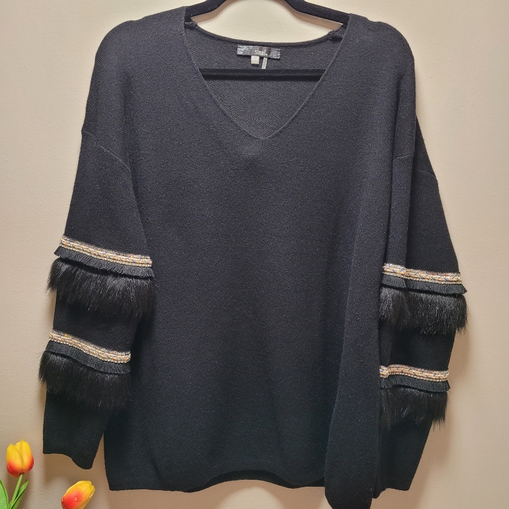 Sioni Faux Fur & Embroidery Embellished Sweater Size Medium